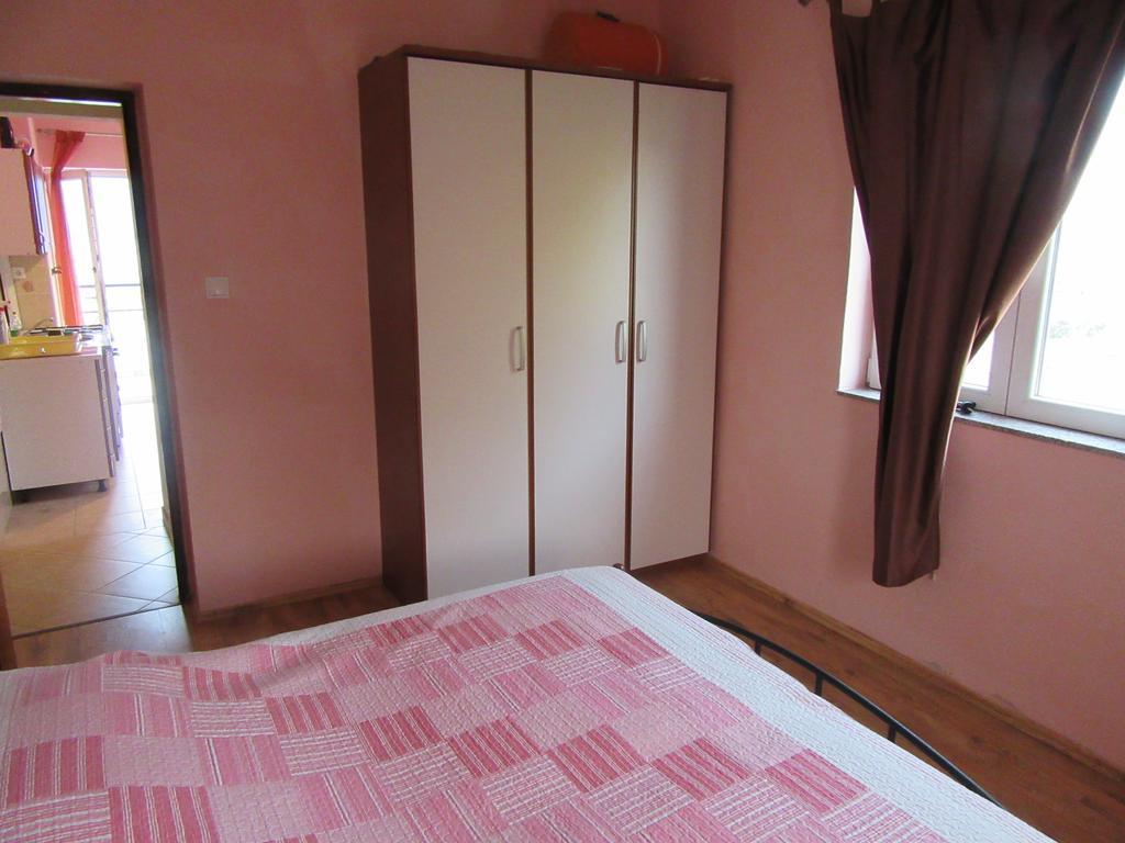 Apartments Leon Razanac Luaran gambar