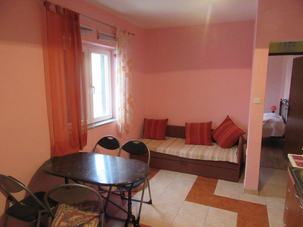 Apartments Leon Razanac Luaran gambar
