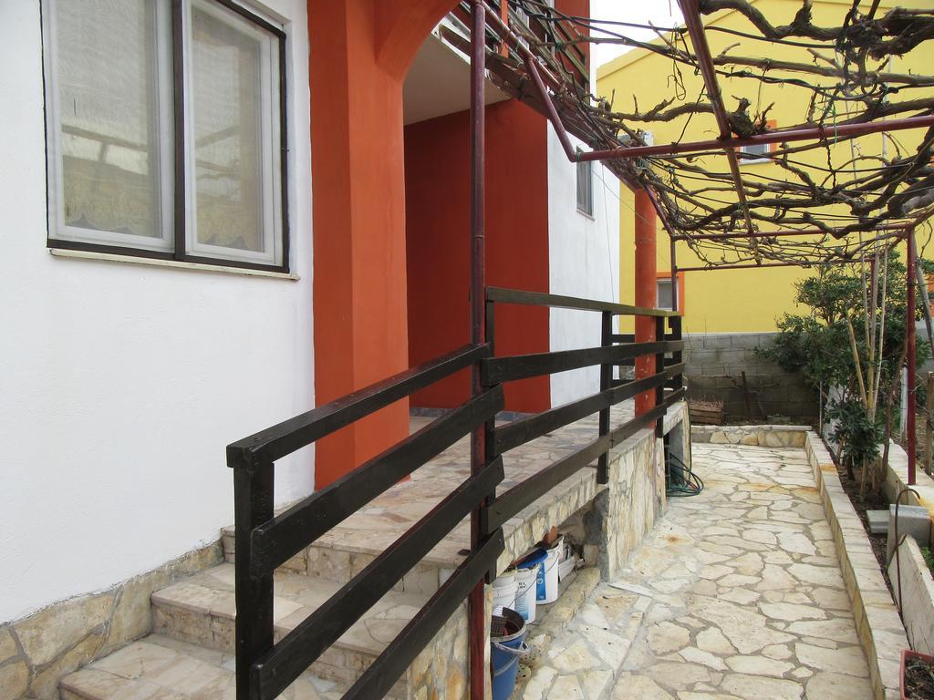 Apartments Leon Razanac Luaran gambar