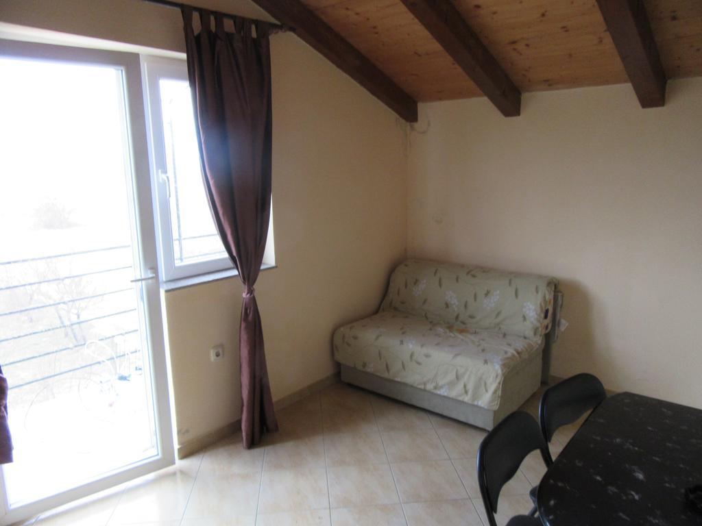 Apartments Leon Razanac Luaran gambar